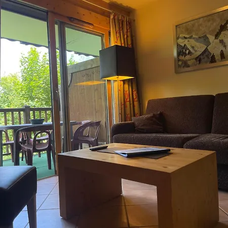 Apartment Avec Piscine, Balcon Et Parking Proche Centre Et Ski-bus - Fr-1-624-38 Samoens