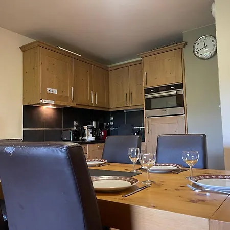 Apartment Avec Piscine, Balcon Et Parking Proche Centre Et Ski-bus - Fr-1-624-38