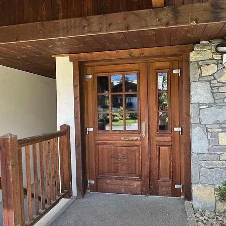 Avec Piscine, Balcon Et Parking Proche Centre Et Ski-bus - Fr-1-624-38 * Samoens