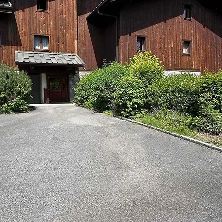 Avec Piscine, Balcon Et Parking Proche Centre Et Ski-bus - Fr-1-624-38 * Samoens